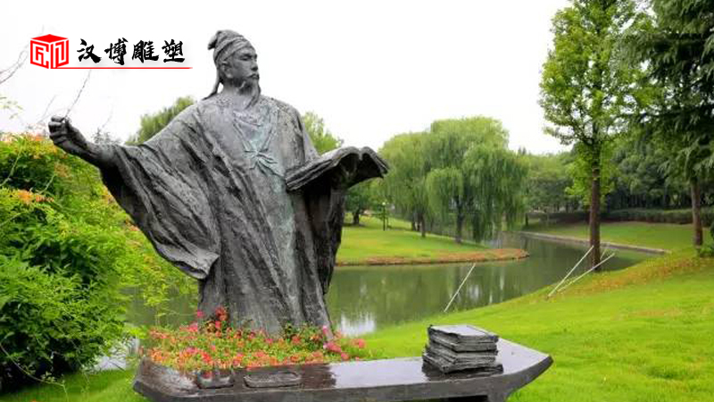 關(guān)漢卿人物雕塑；欣賞雕塑魅力感受文化氣息
