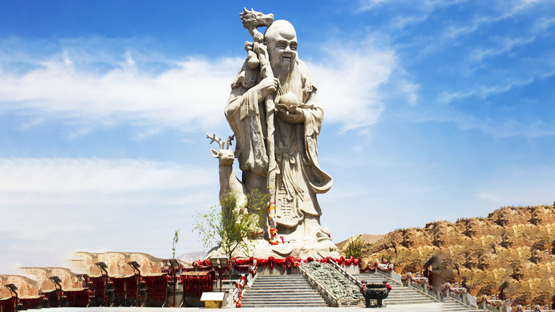 人物雕塑是以古今中外的各種人物為造型的雕塑藝術(shù)。