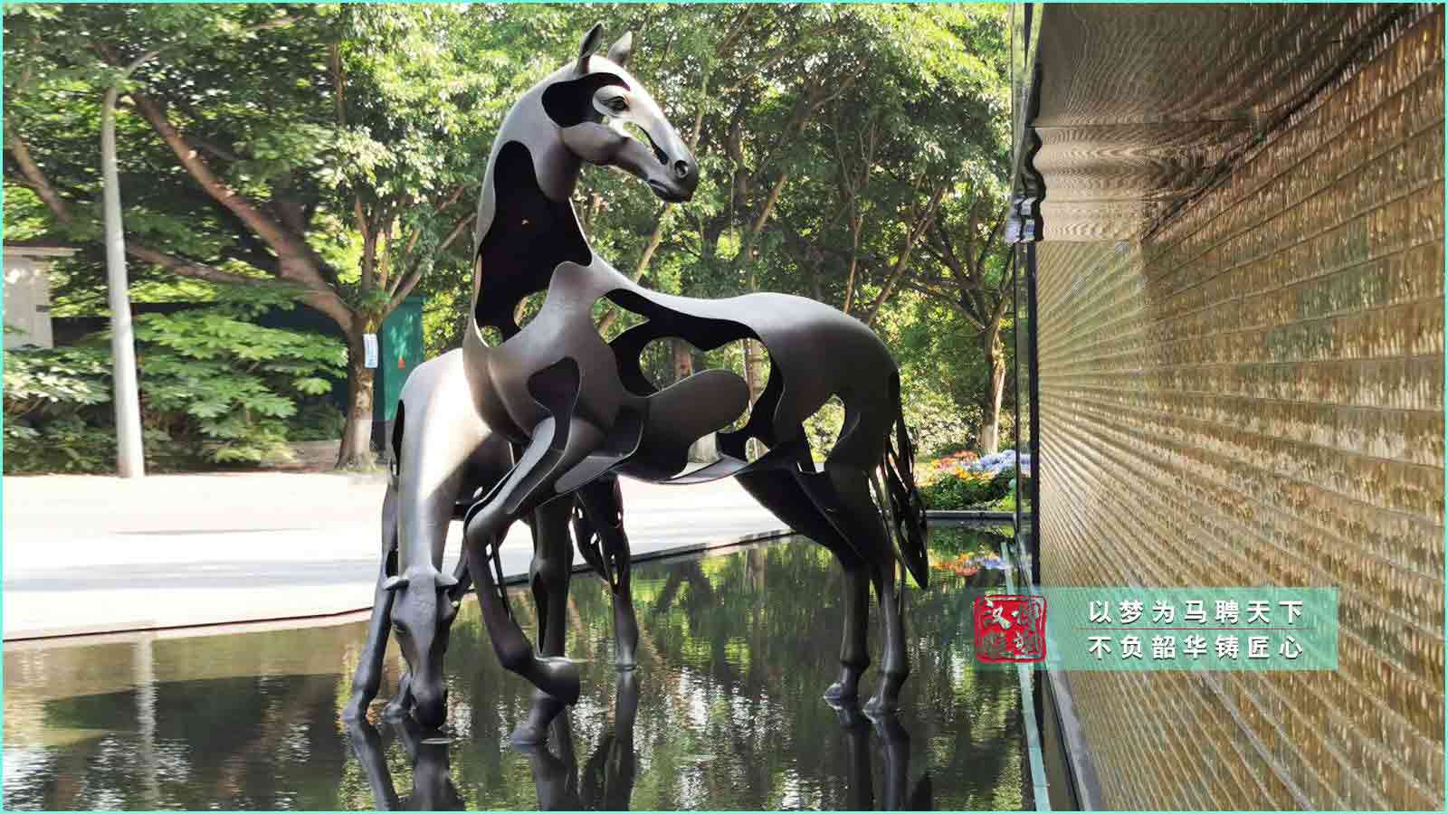 不銹鋼鏤空馬雕塑,動(dòng)物雕塑定制,大型雕塑制作廠(chǎng)家