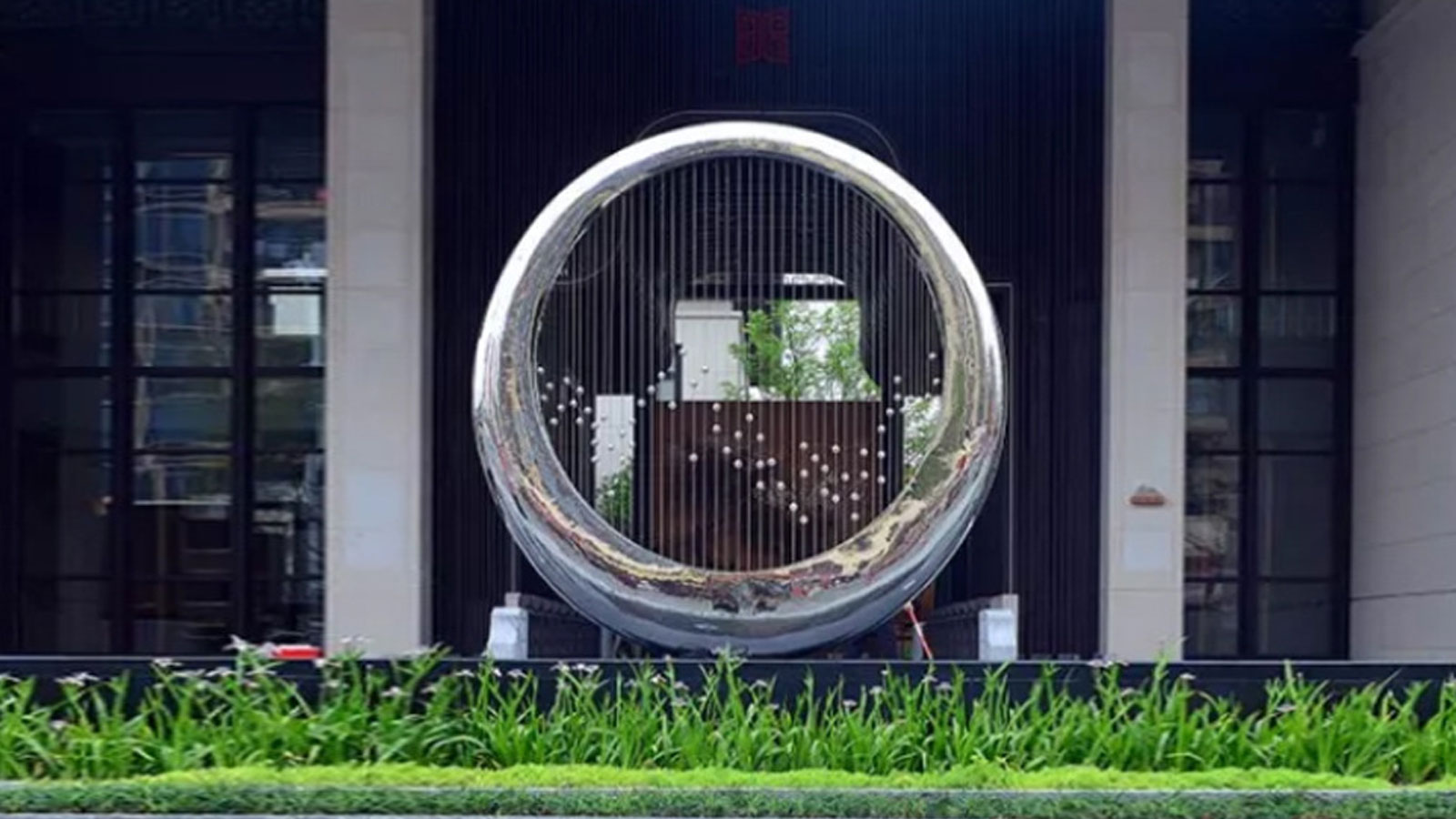 不銹鋼噴泉裝飾雕塑,不銹鋼商務(wù)廣場(chǎng)雕塑,不銹鋼雕塑定制廠家