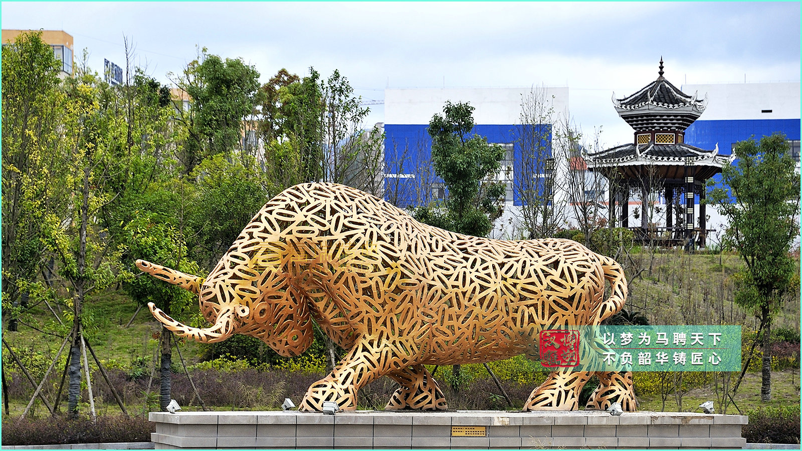 不銹鋼牛雕塑,大型城市廣場景觀,不銹鋼工廠加工定制