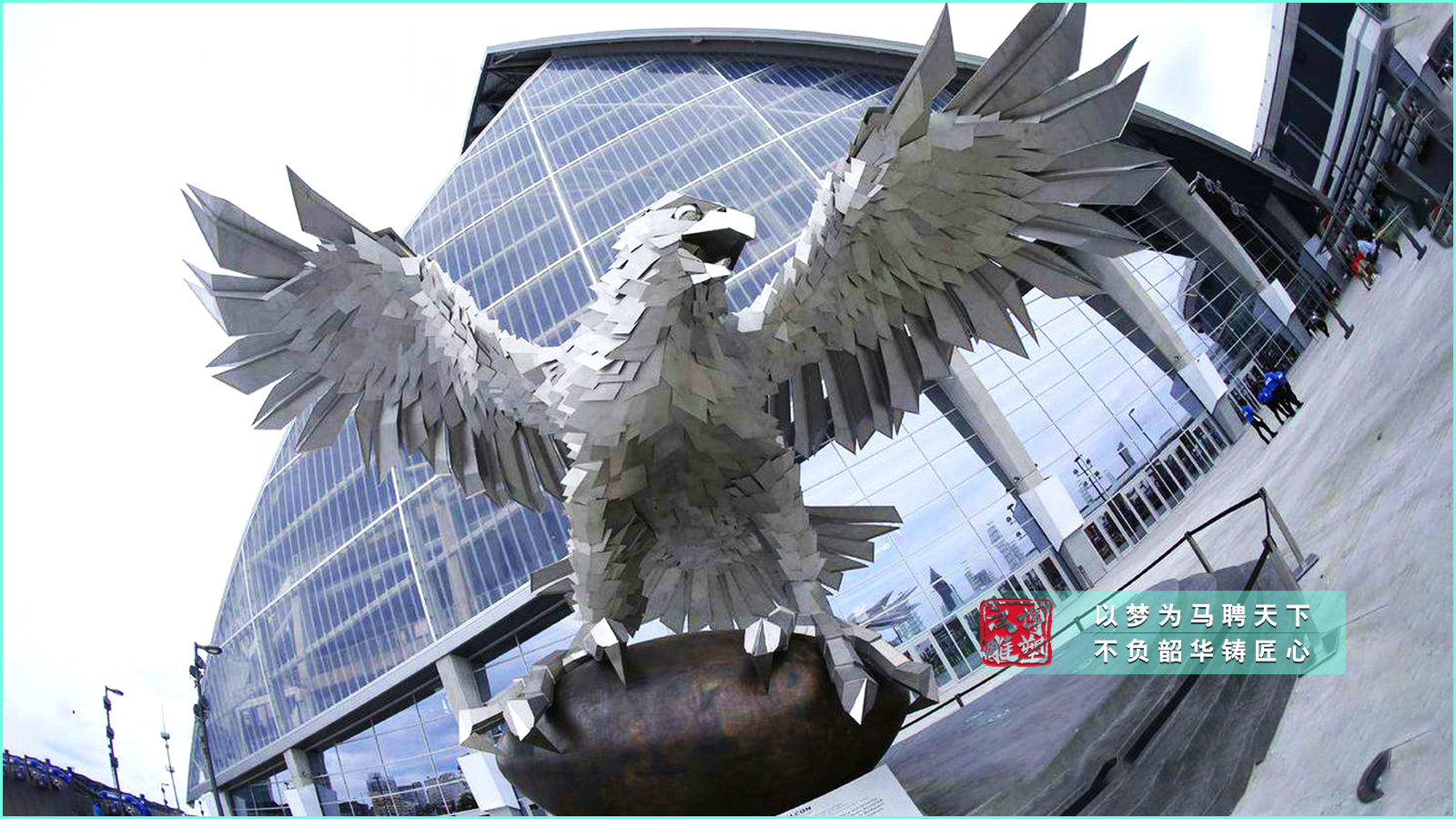 不銹鋼鏡面動物老鷹雕塑,戶外城市廣場景區(qū)景觀,仿真動物定制廠家