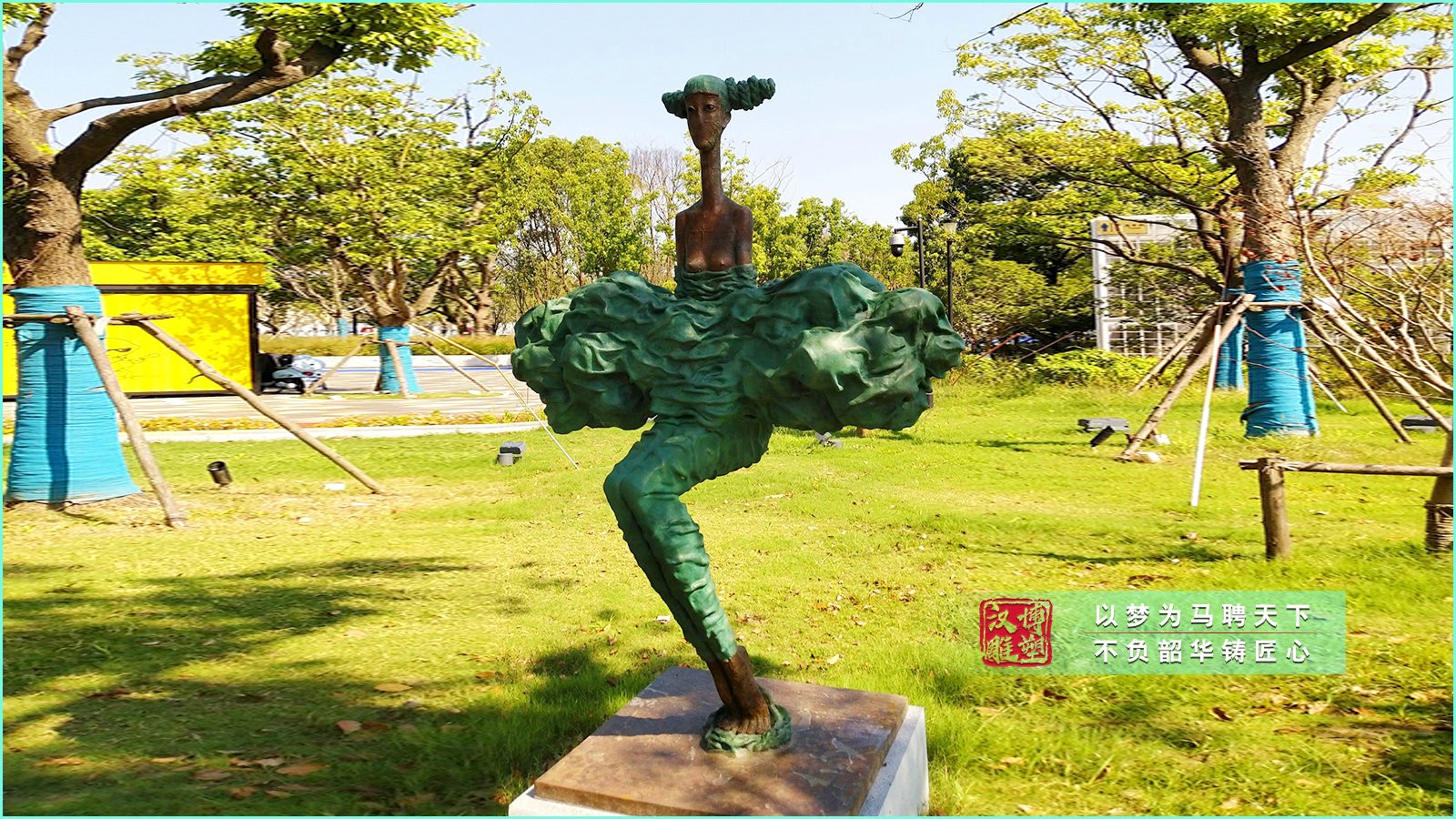 彩繪美女雕塑,藝術(shù)抽象銅雕,園林人物玻璃鋼雕塑